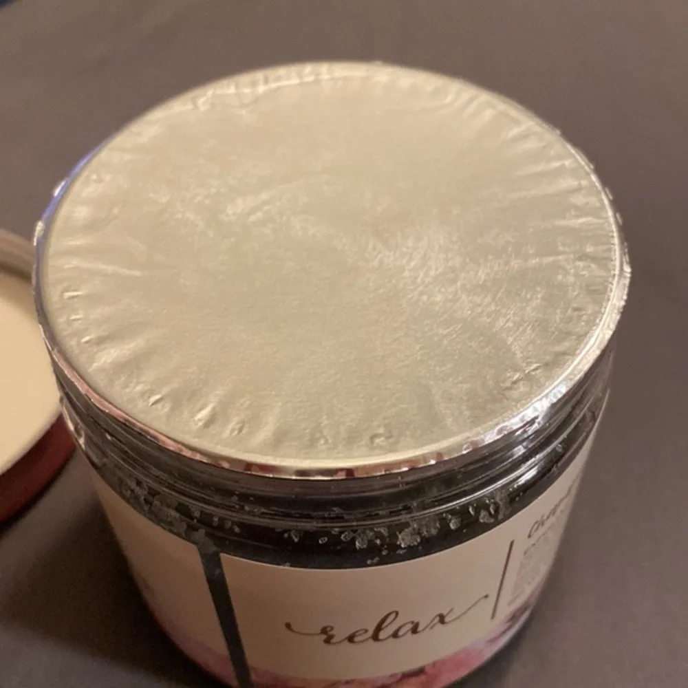 Manna Kadar Champagne Charcoal Scrub, 18.34 oz - Picture 5 of 5